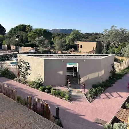Duplex Avec Piscine, Pres De La Mer, Cala Rossa Semesterbostad