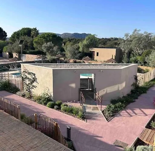 Duplex Avec Piscine, Pres De La Mer, Cala Rossa Prázdninový dům